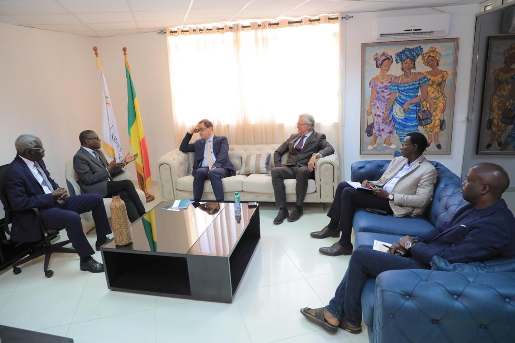 Communiqué du Club des Investisseurs Sénégalais: Les secteurs privés du Sénégal et de la Belgique souhaitent renforcer leur coopération lors de la visite de la Princesse ASTRID au Sénégal - investactu.com
